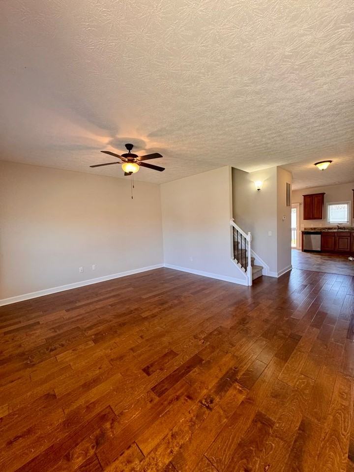 175 Cedar Point Ln - Photo 2 of 10