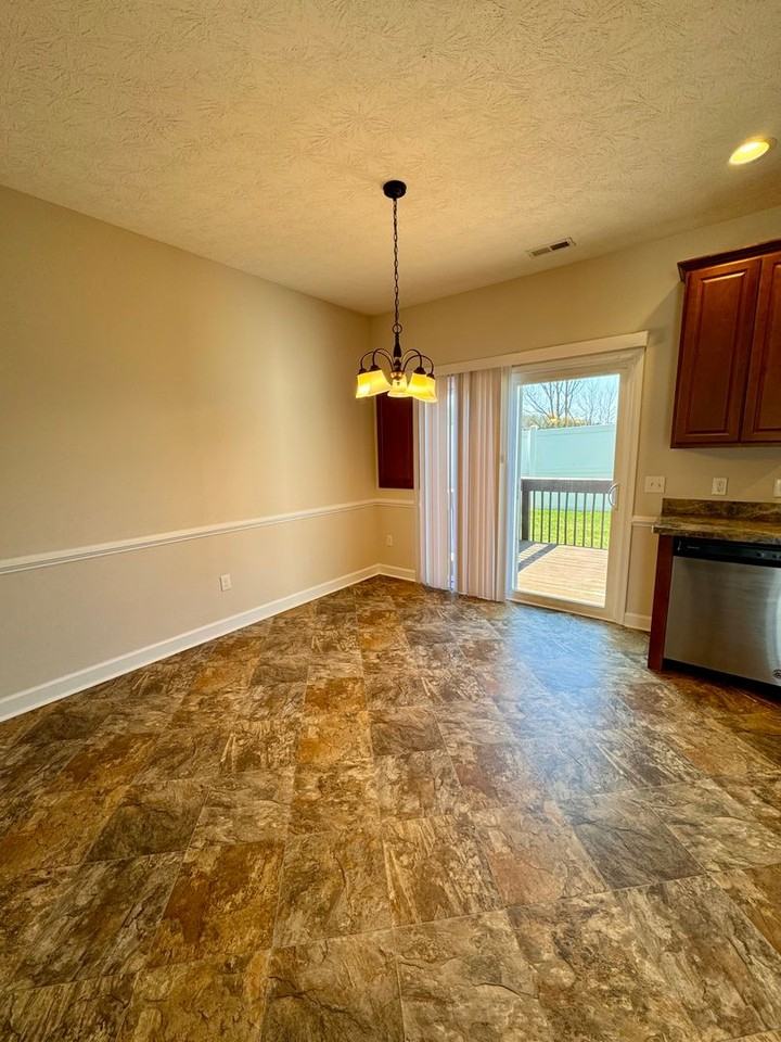 175 Cedar Point Ln - Photo 4 of 10