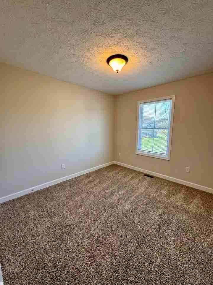 175 Cedar Point Ln - Photo 7 of 10