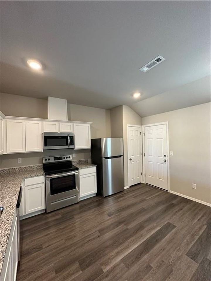 6801 Sw Chestnut Hill Rd - Photo 3 of 15