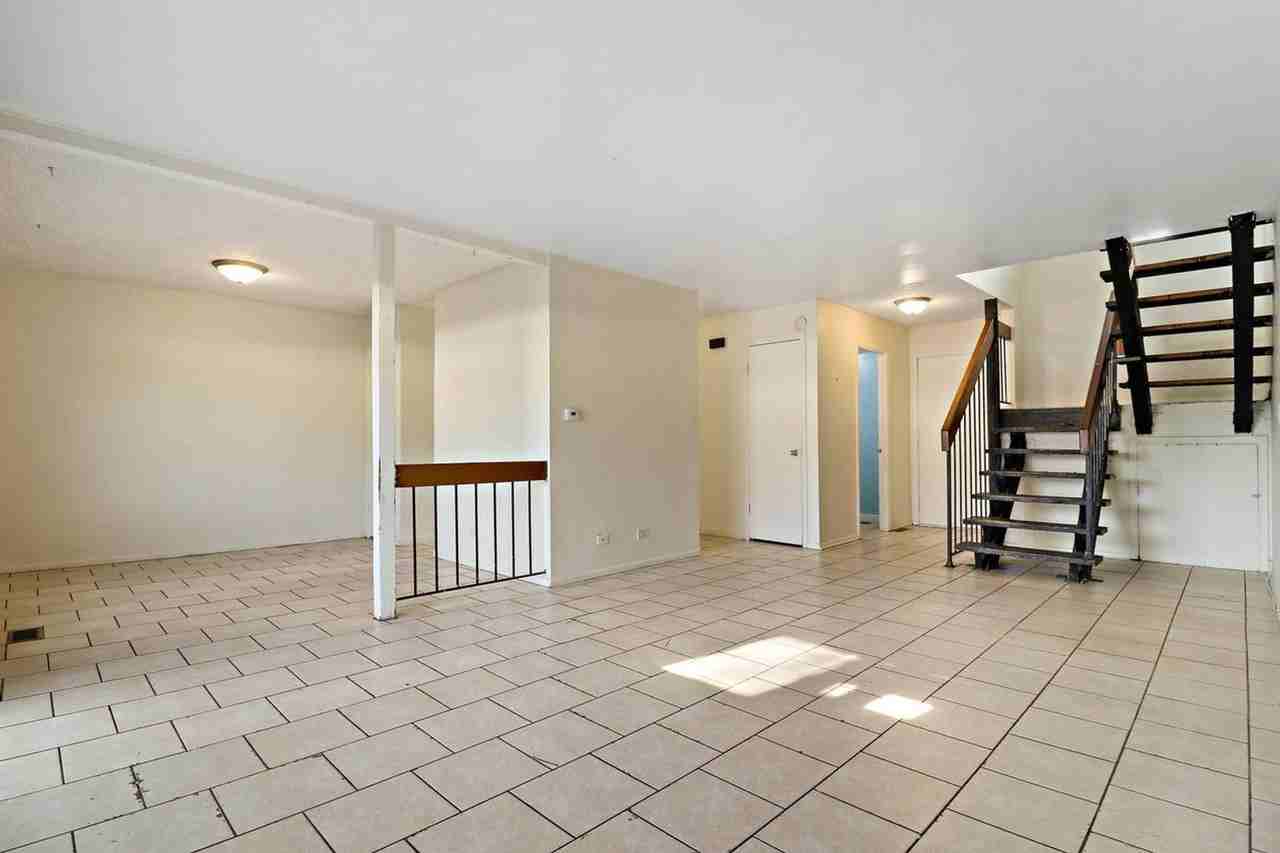 5625 Court Leona - Photo 5 of 15