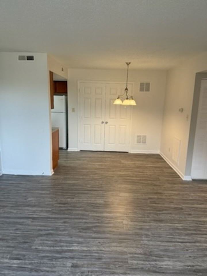 3404 Dill St #401 - Photo 3 of 10