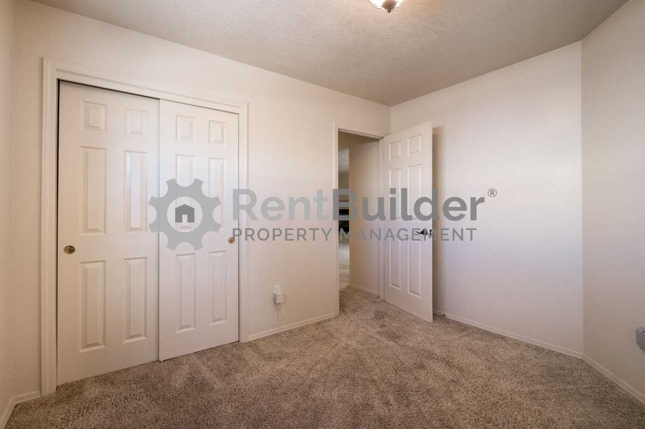 13157 Neon Ave Ne - Photo 6 of 20