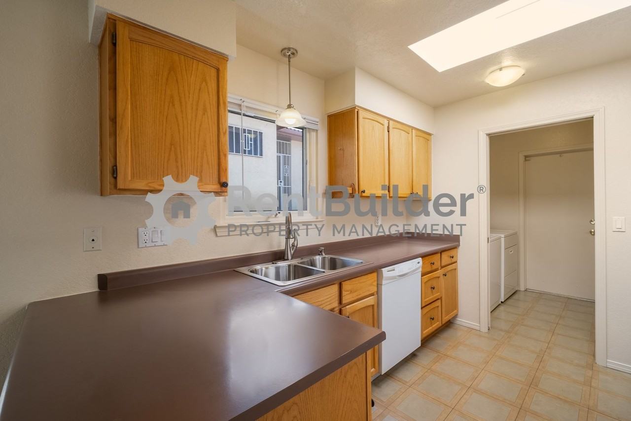 13157 Neon Ave Ne - Photo 2 of 20