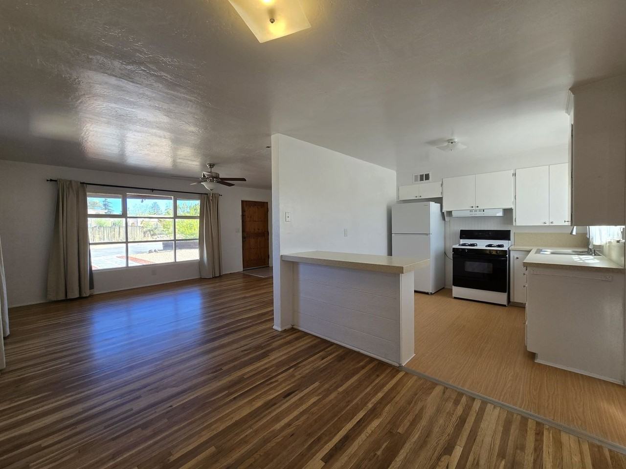 2412 Rosina St - Photo 6 of 25