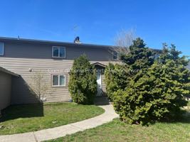 featured image of 4005 N Abbey Rd