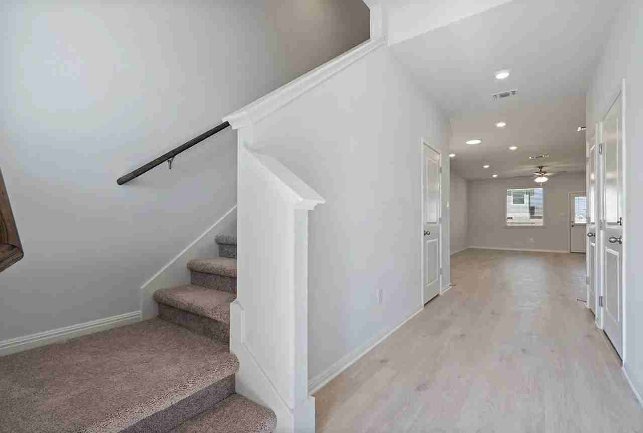 708 Backstays Loop - Photo 2 of 13