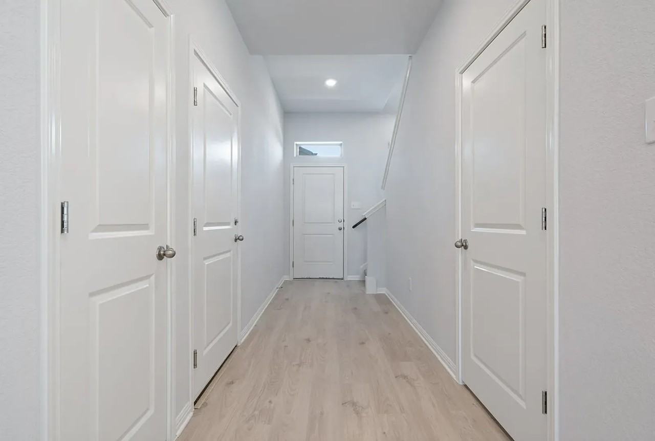 708 Backstays Loop - Photo 3 of 13