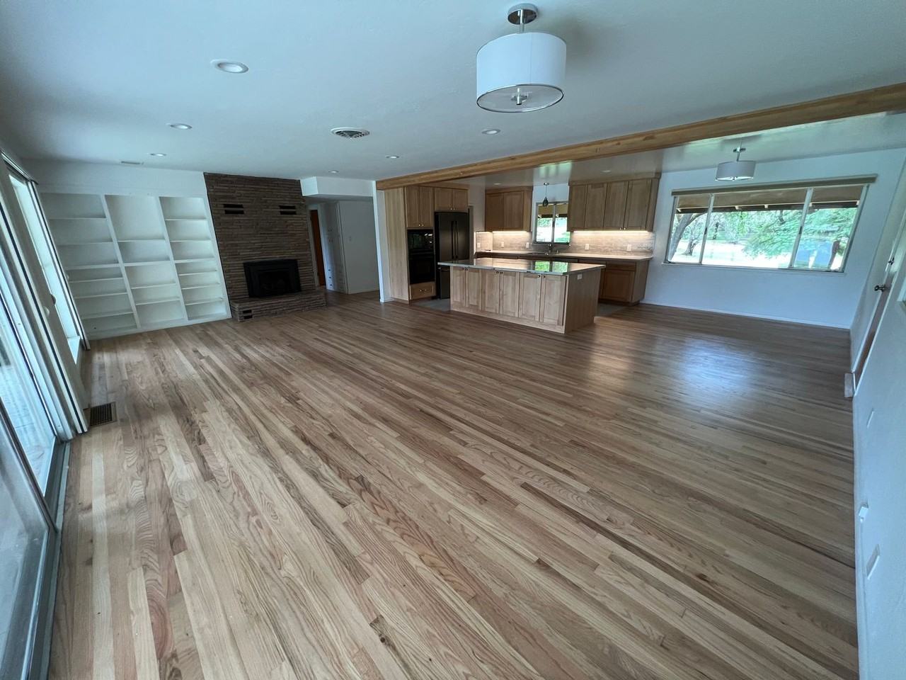 8045 S Lake Cir - Photo 2 of 8