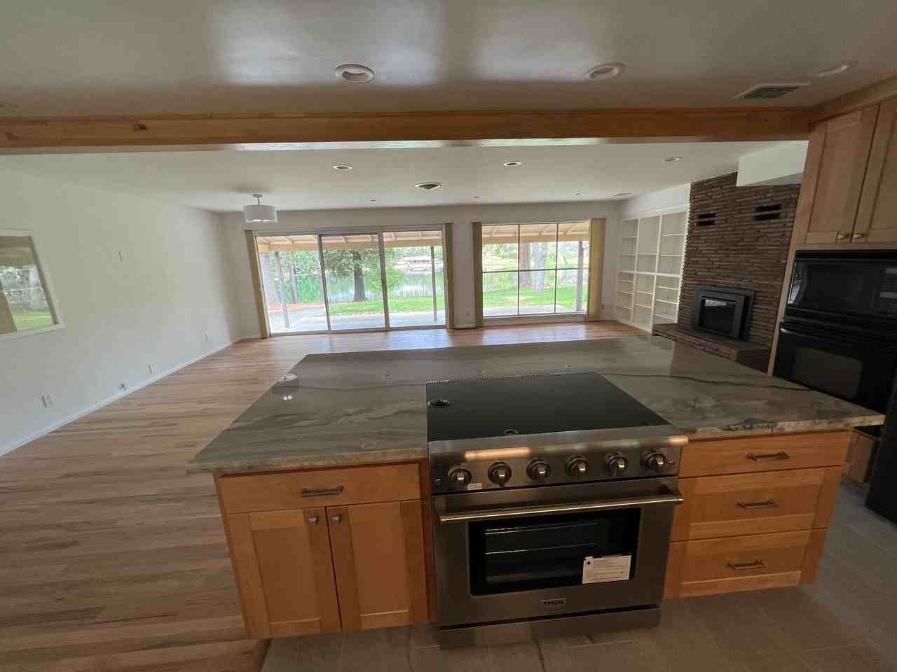 8045 S Lake Cir - Photo 3 of 8