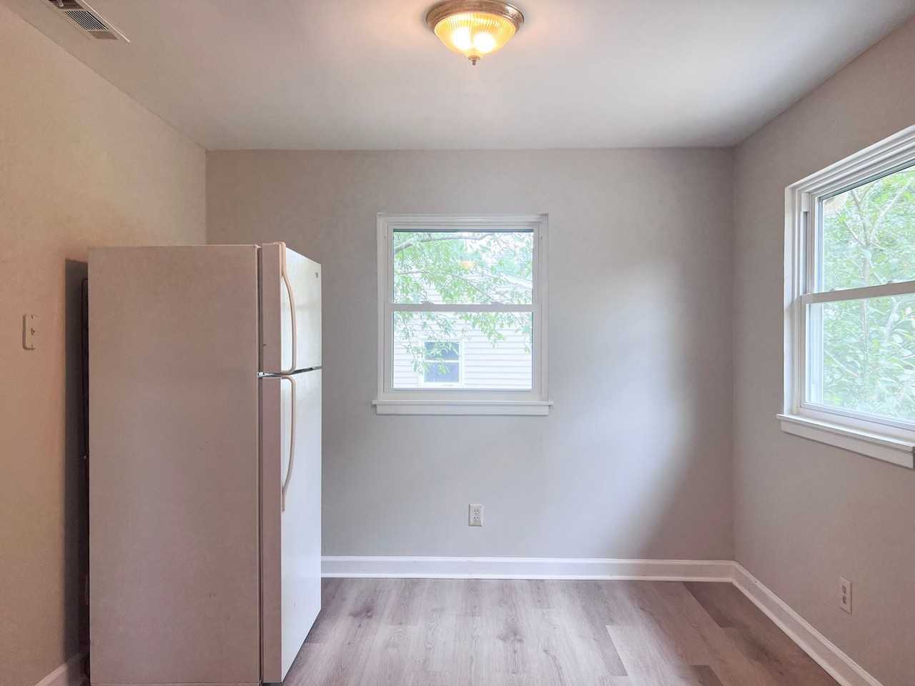 307 Walton St - Photo 3 of 8