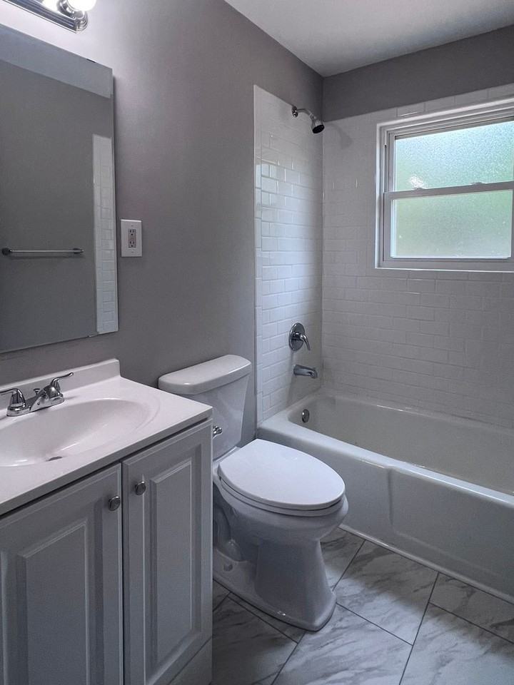 307 Walton St - Photo 5 of 8