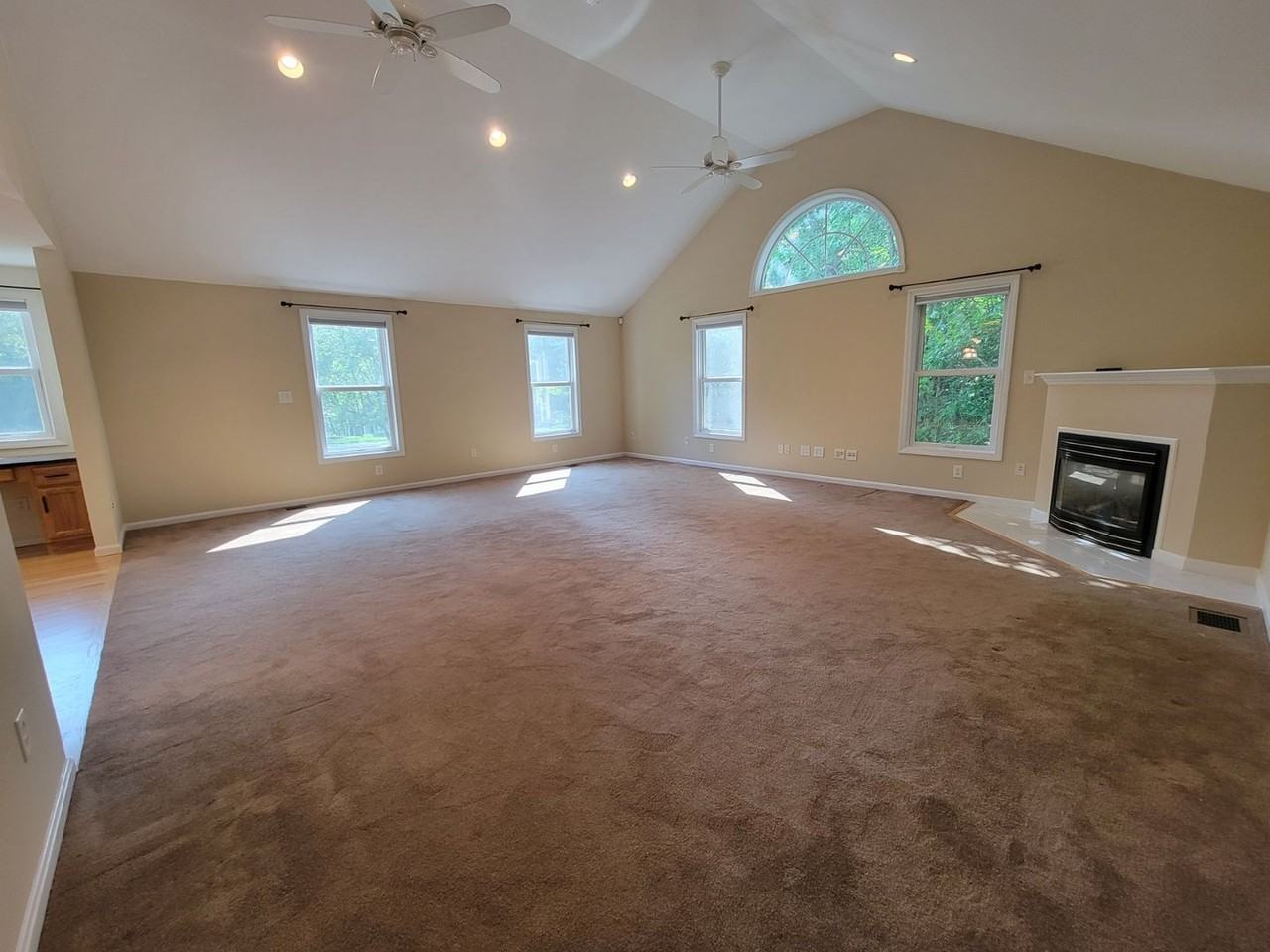 29 Greenwich Rd - Photo 2 of 34