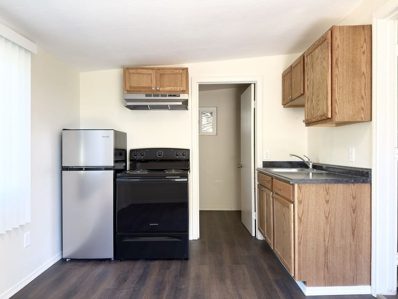 693 Hillside Ter - Photo 4 of 10