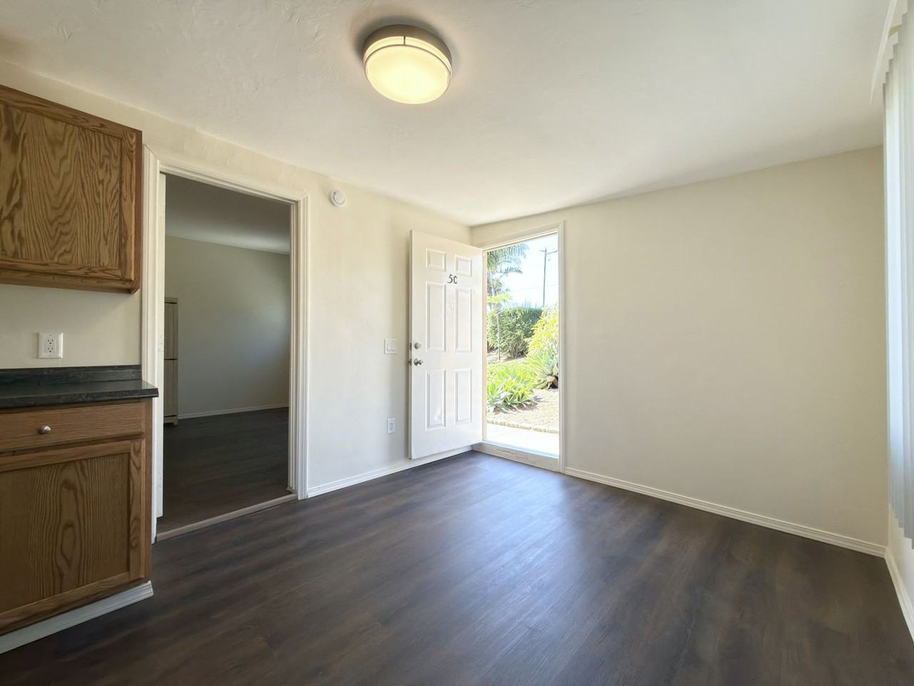 693 Hillside Ter - Photo 7 of 10