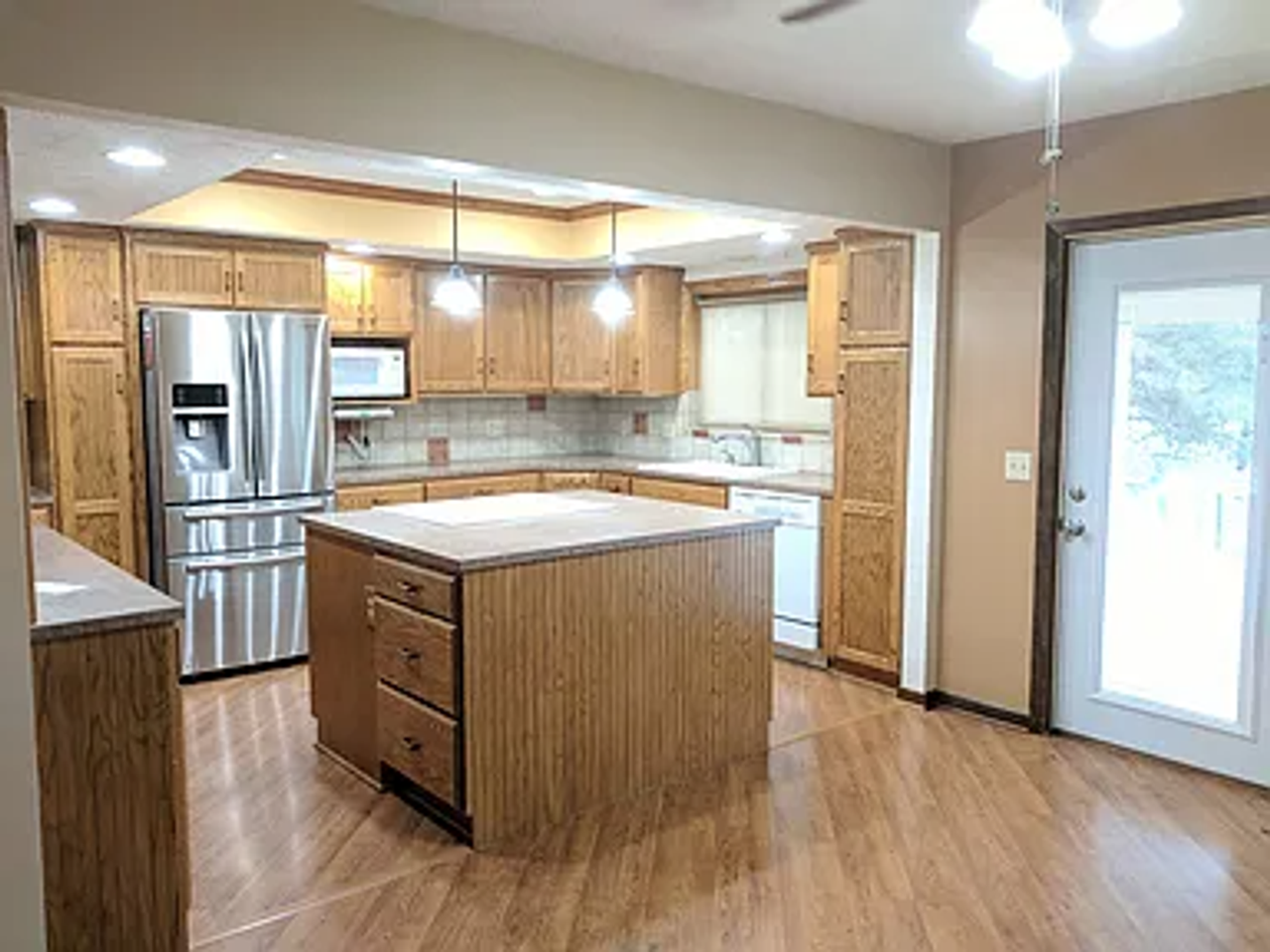 15017 Arbor St - Photo 5 of 21