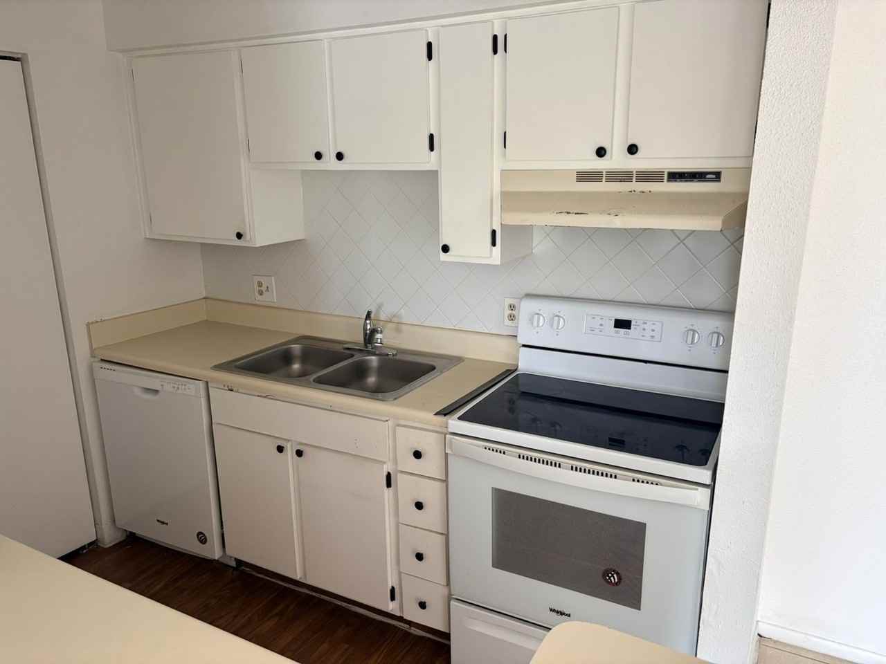 2855 Winkler Ave #120 - Photo 2 of 18