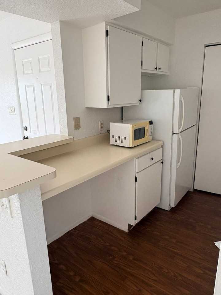 2855 Winkler Ave #120 - Photo 5 of 18