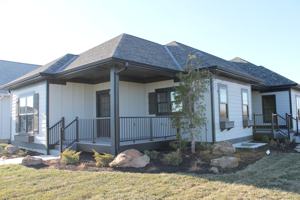 featured image of 1007 E Maple Ave