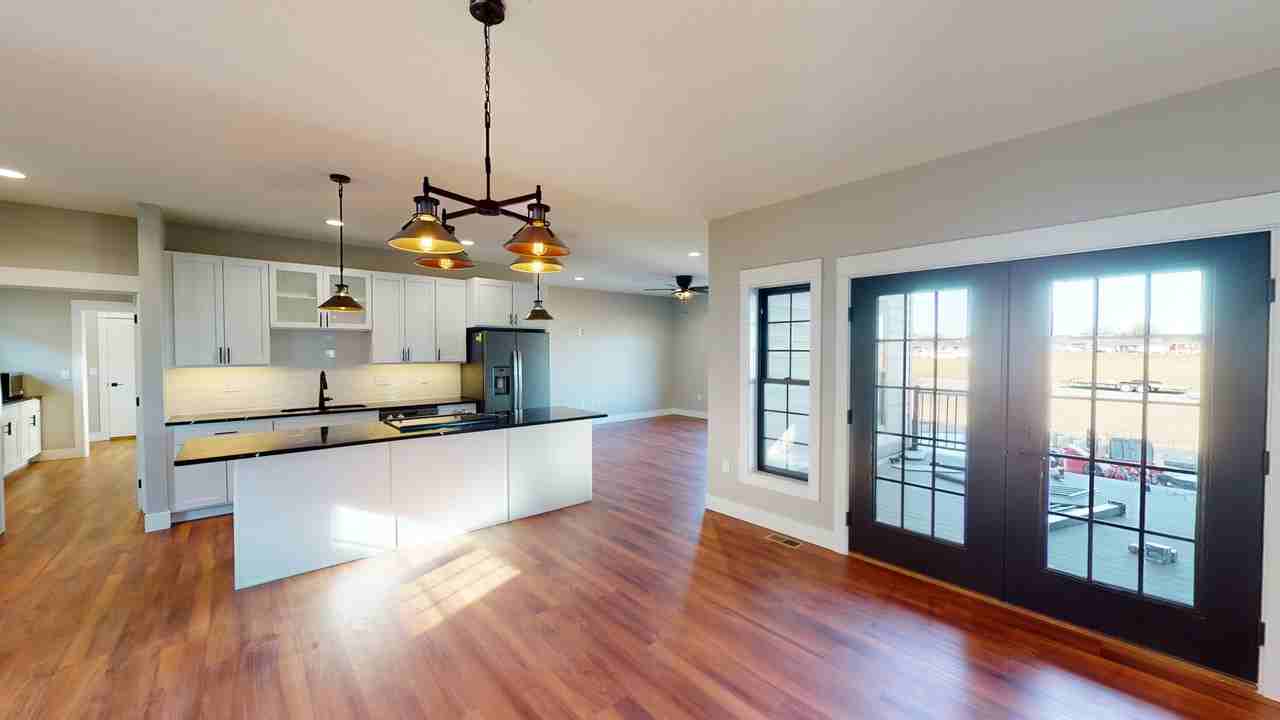 1007 E Maple Ave - Photo 4 of 15