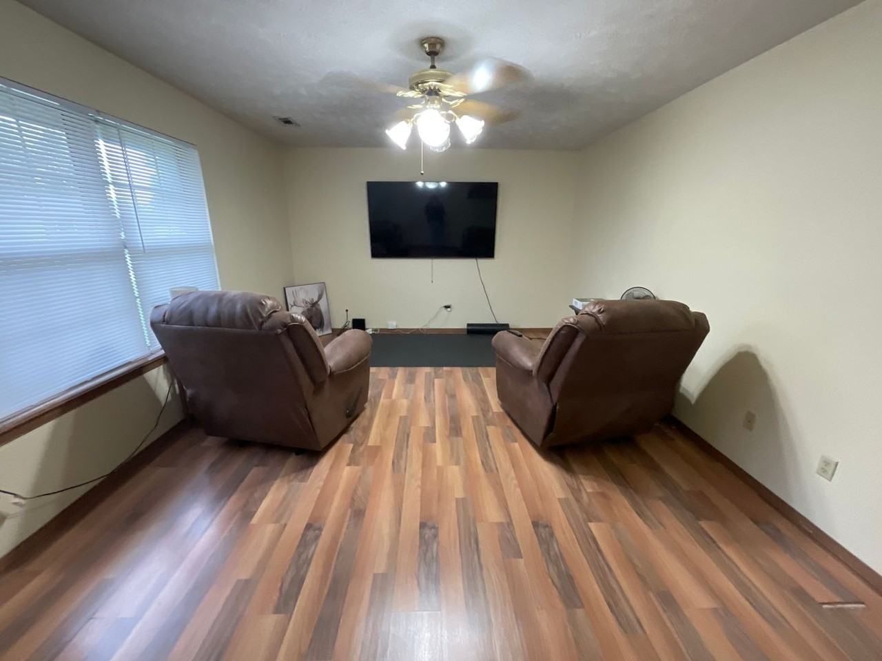 1005 W Edgewood St - Photo 3 of 16