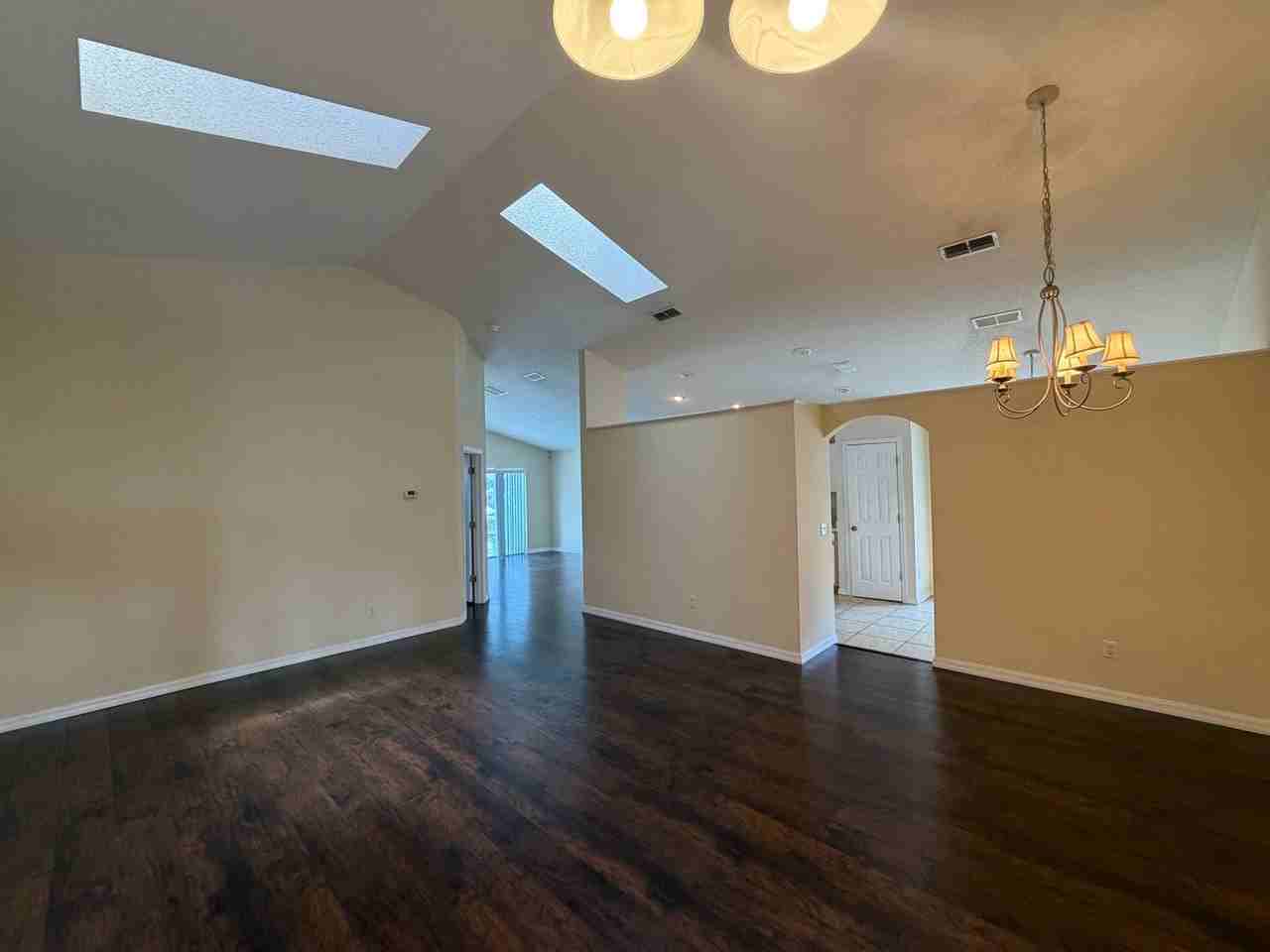 182 Kellygreen Ave - Photo 4 of 28