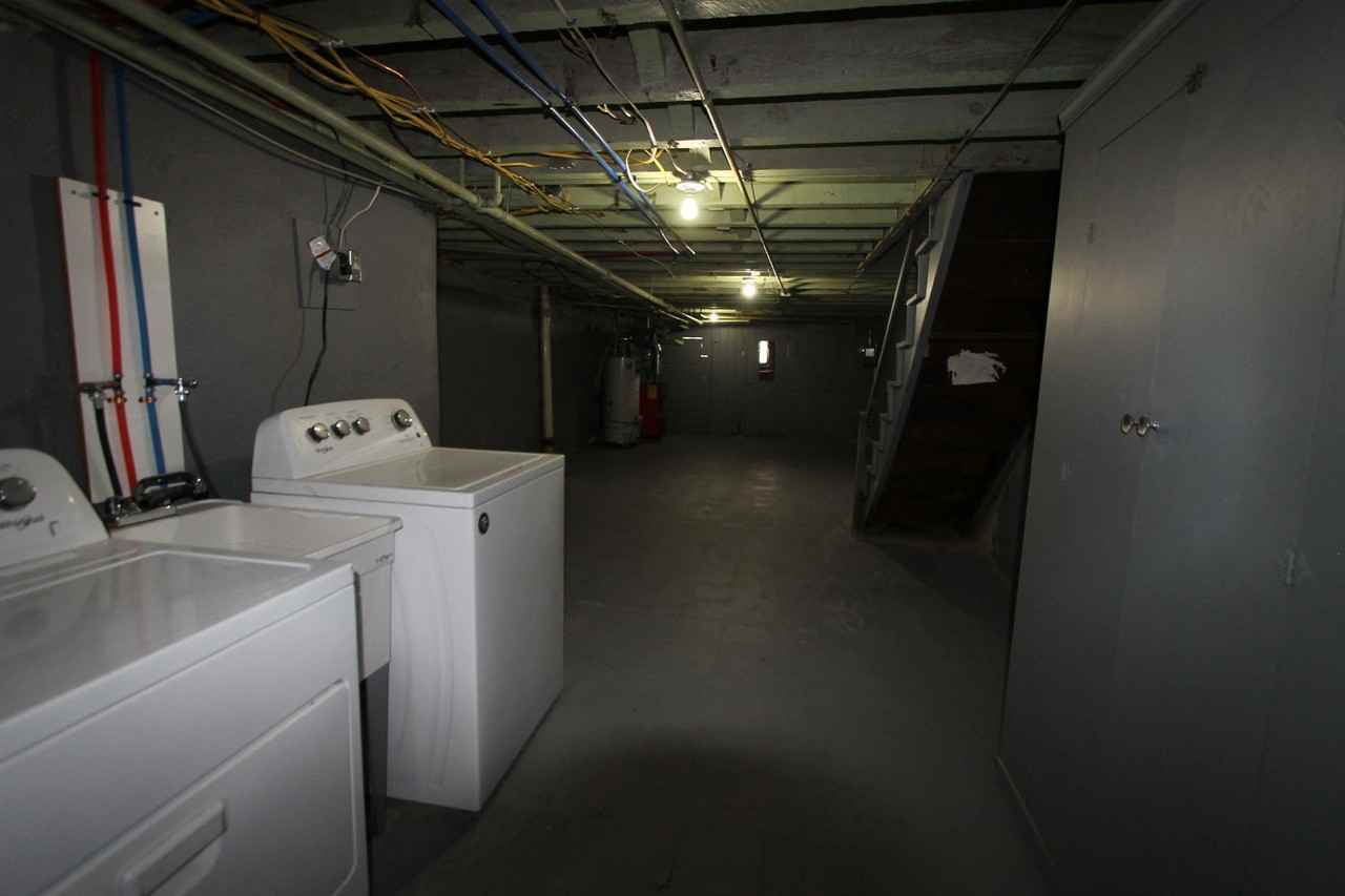 124 W Pomona St - Photo 7 of 32