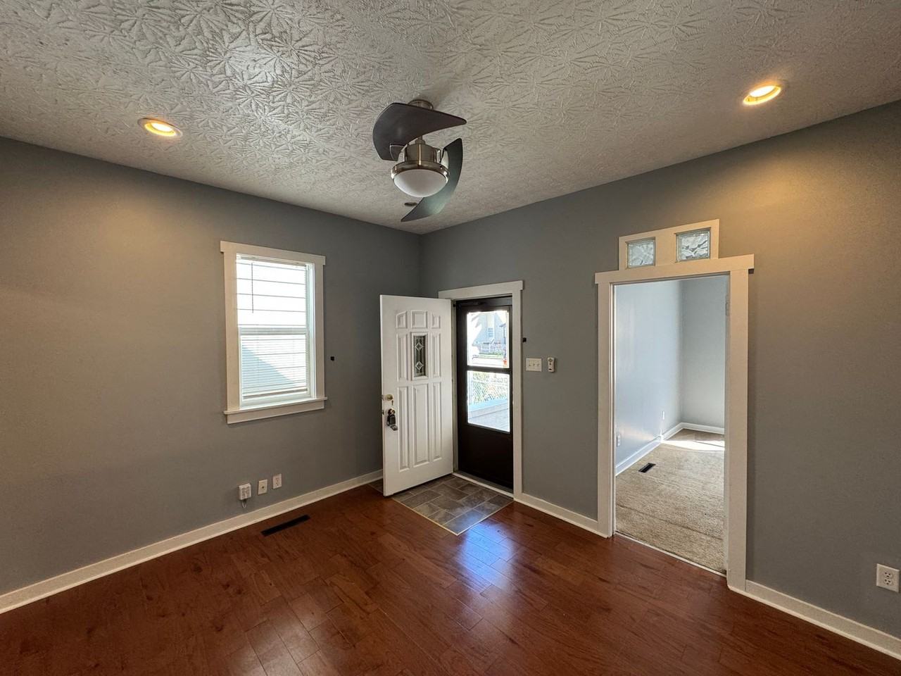 1426 English Ave - Photo 4 of 19