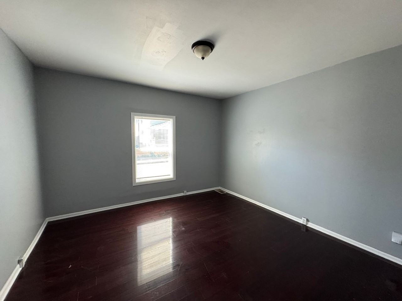 439 N Forest Ave - Photo 6 of 23