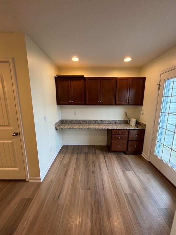 1804 Riverbirch Ln - Photo 6 of 18