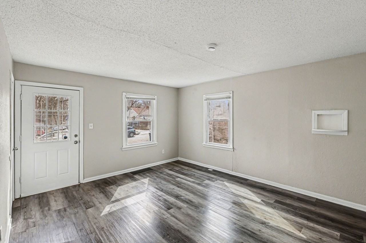 7036 Bellefontaine Ave - Photo 2 of 16