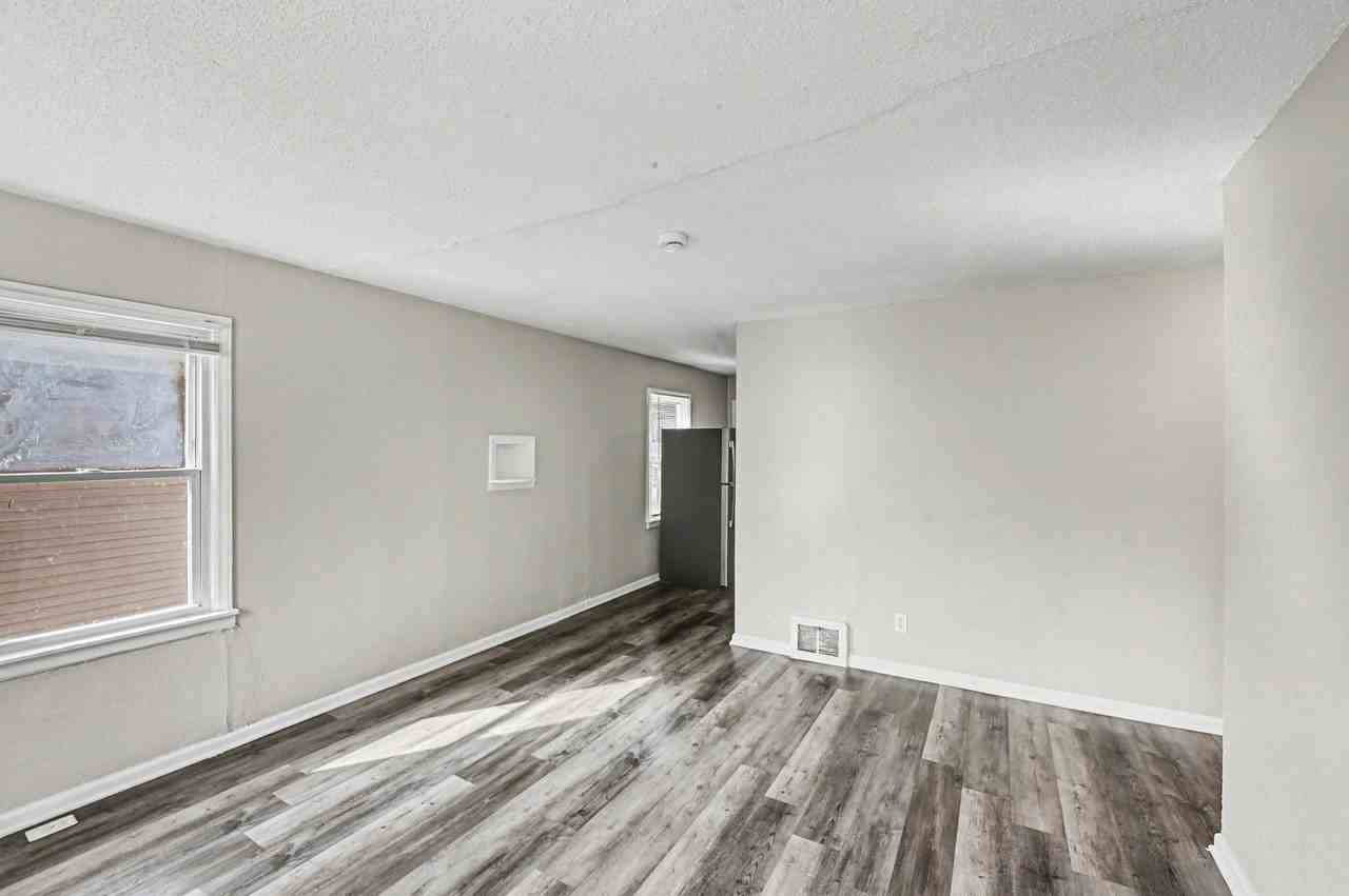 7036 Bellefontaine Ave - Photo 5 of 16