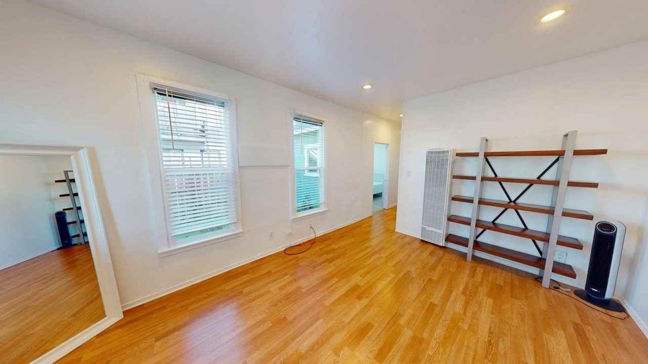 215 Evergreen Ave - Photo 6 of 15