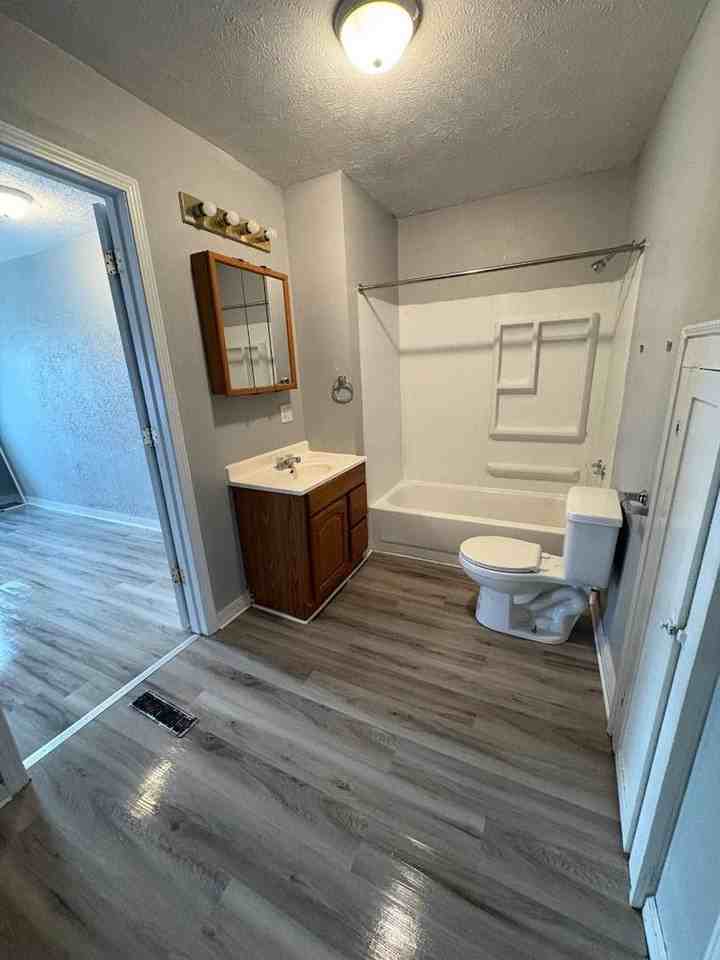 1045 N Elmer St - Photo 6 of 8