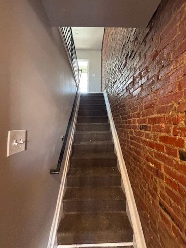 1854 Clarence St - Photo 7 of 7