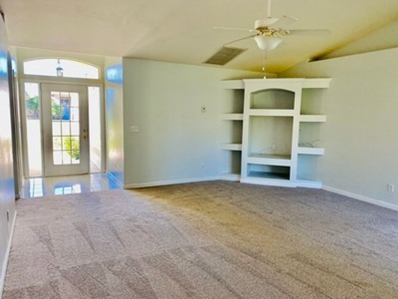 18477 Sunflower Rd - Photo 3 of 10