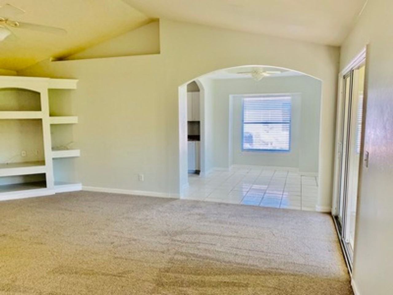 18477 Sunflower Rd - Photo 4 of 10