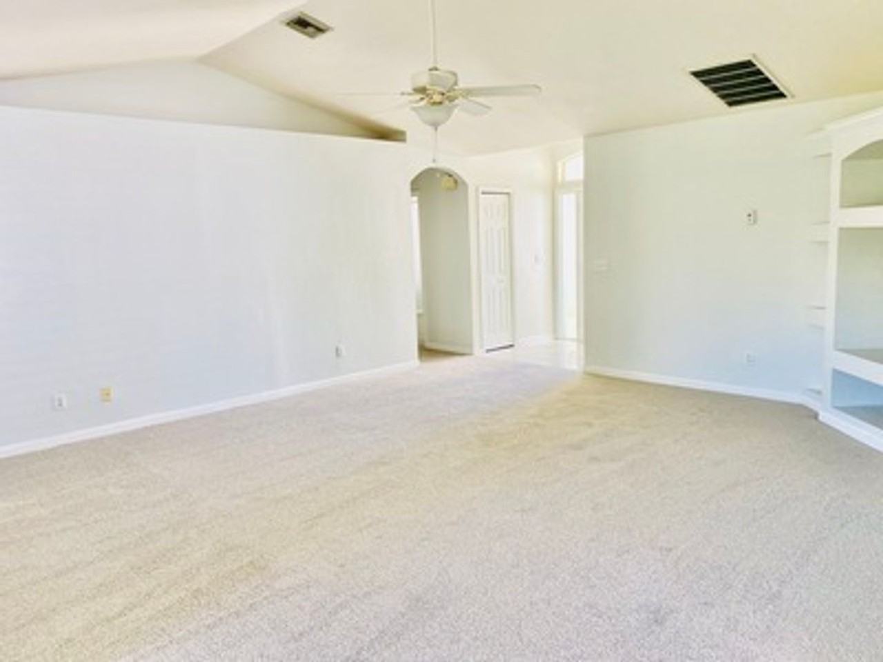 18477 Sunflower Rd - Photo 7 of 10