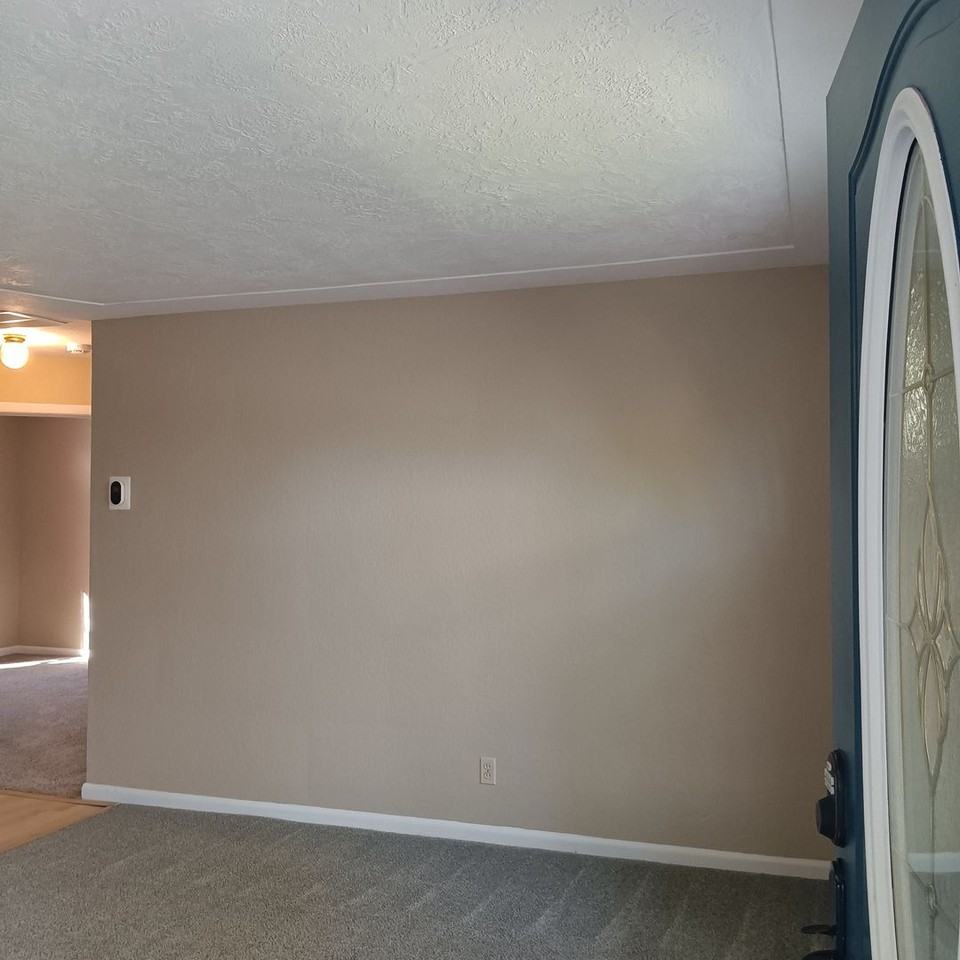 880 Judson St Se - Photo 3 of 26