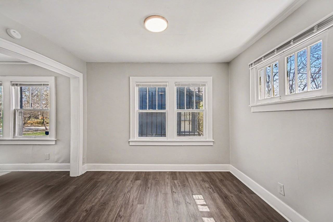 2407 E 67th Ter - Photo 5 of 16