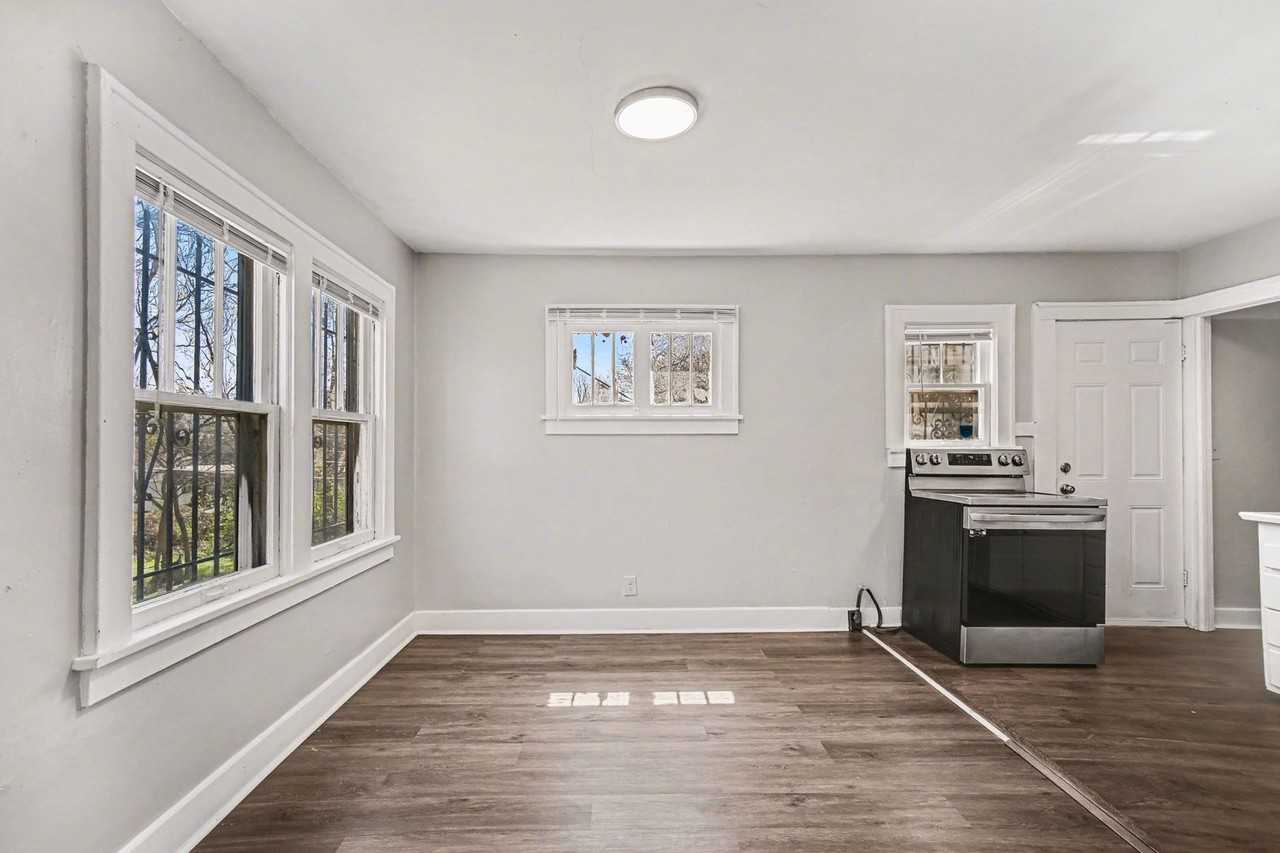 2407 E 67th Ter - Photo 6 of 16