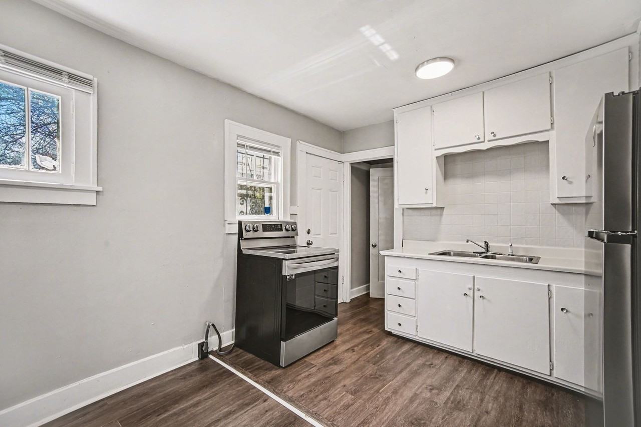 2407 E 67th Ter - Photo 7 of 16