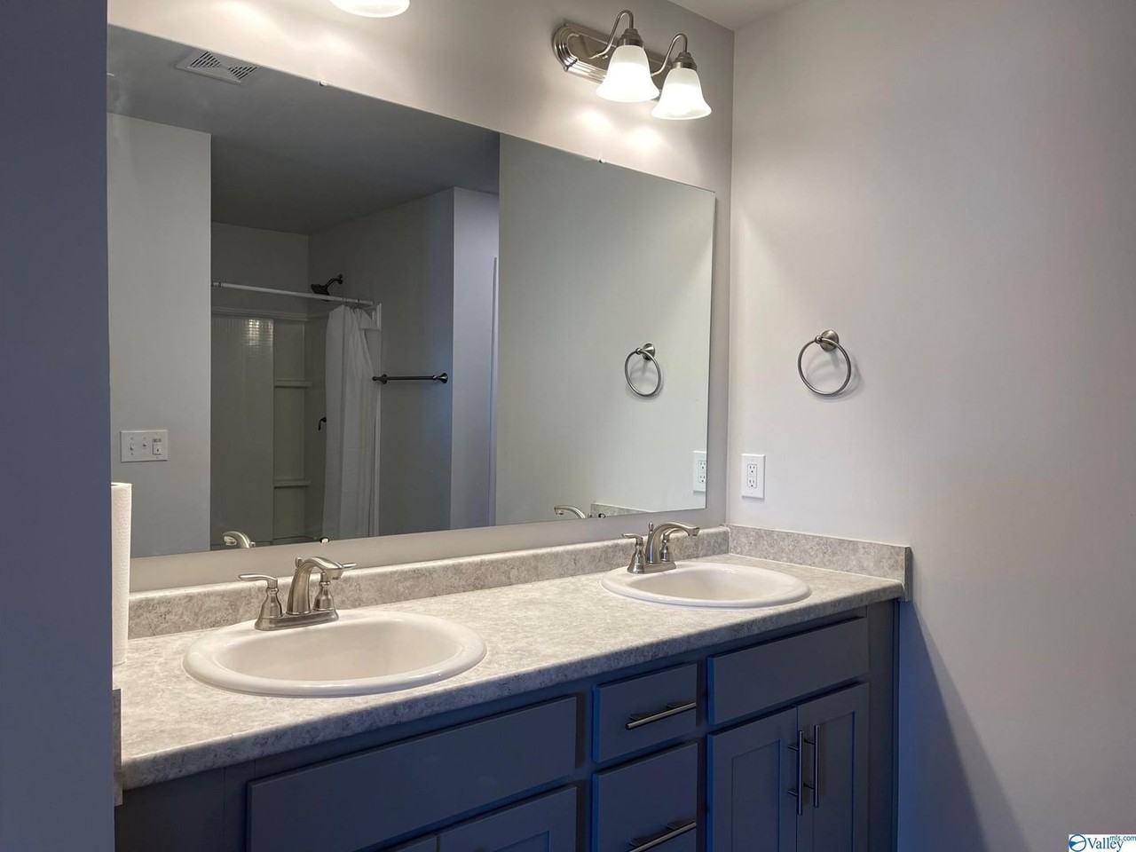 197 Abercorn Dr - Photo 5 of 8