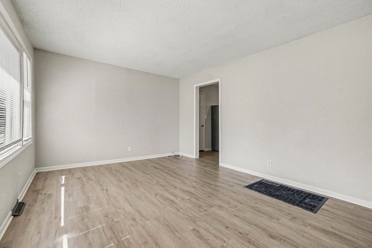 3854 E 59th St - Photo 5 of 15