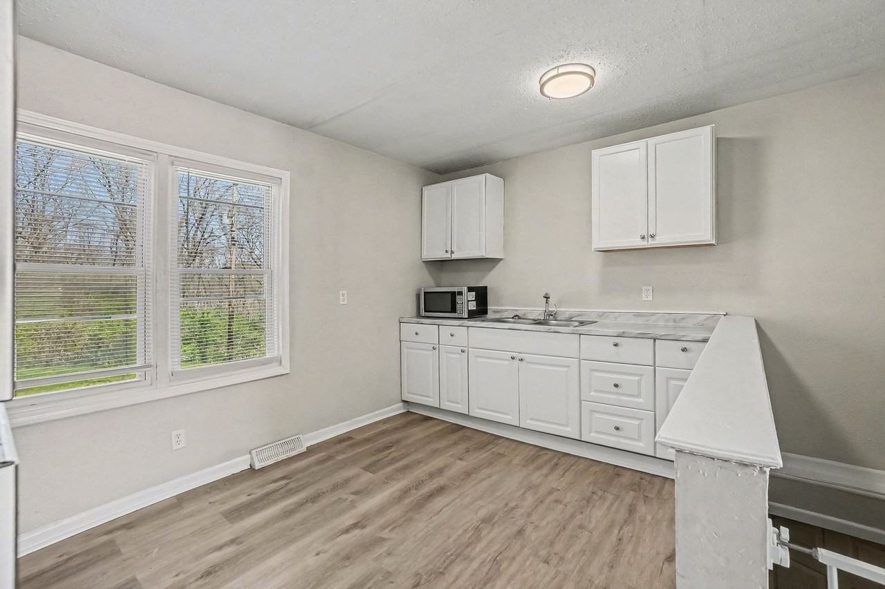 3854 E 59th St - Photo 6 of 15