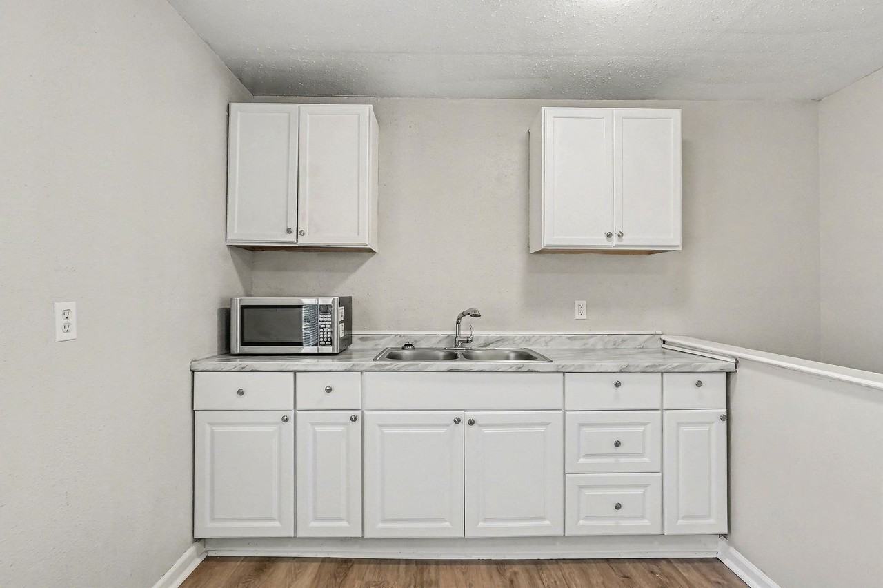 3854 E 59th St - Photo 7 of 15