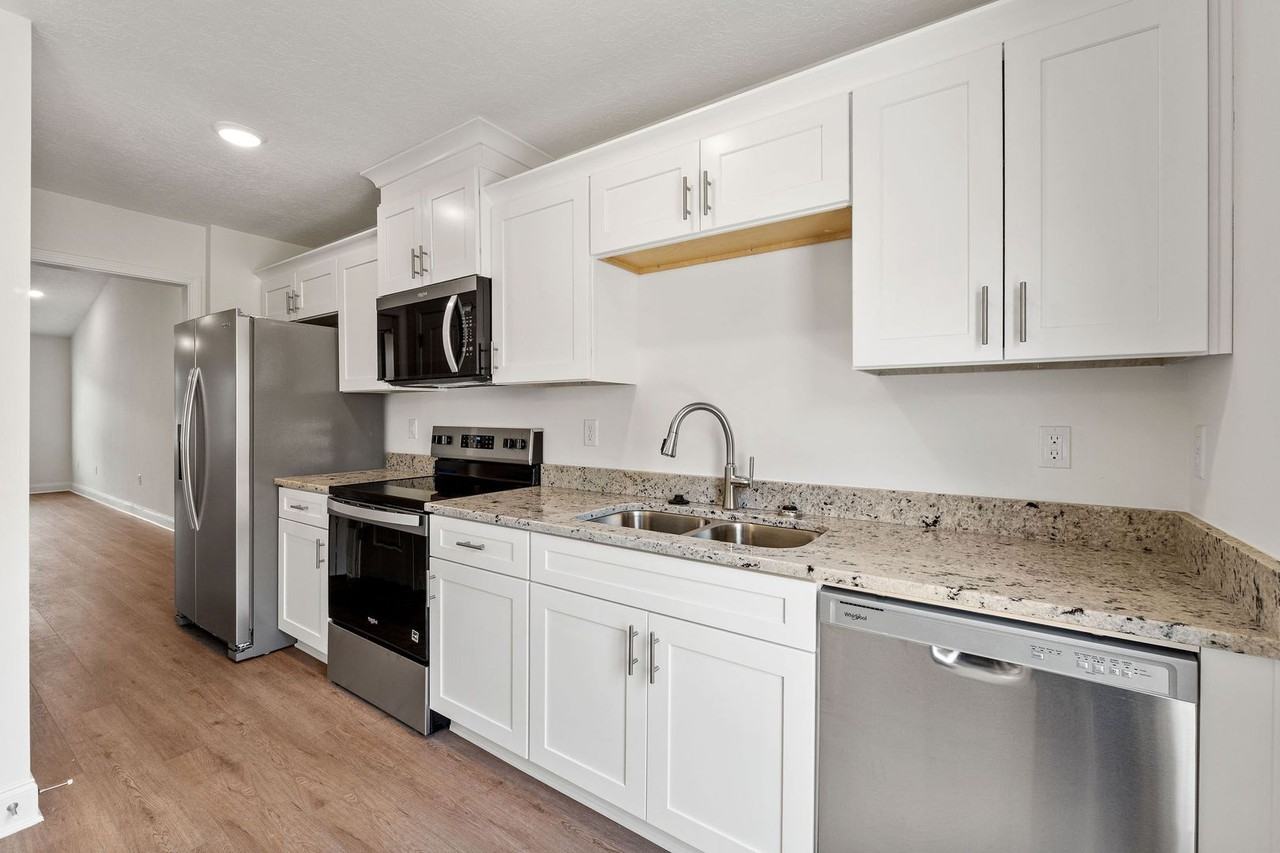 2219 Archer Ln - Photo 6 of 17