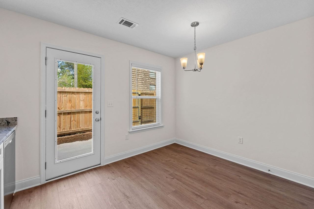 2219 Archer Ln - Photo 7 of 17