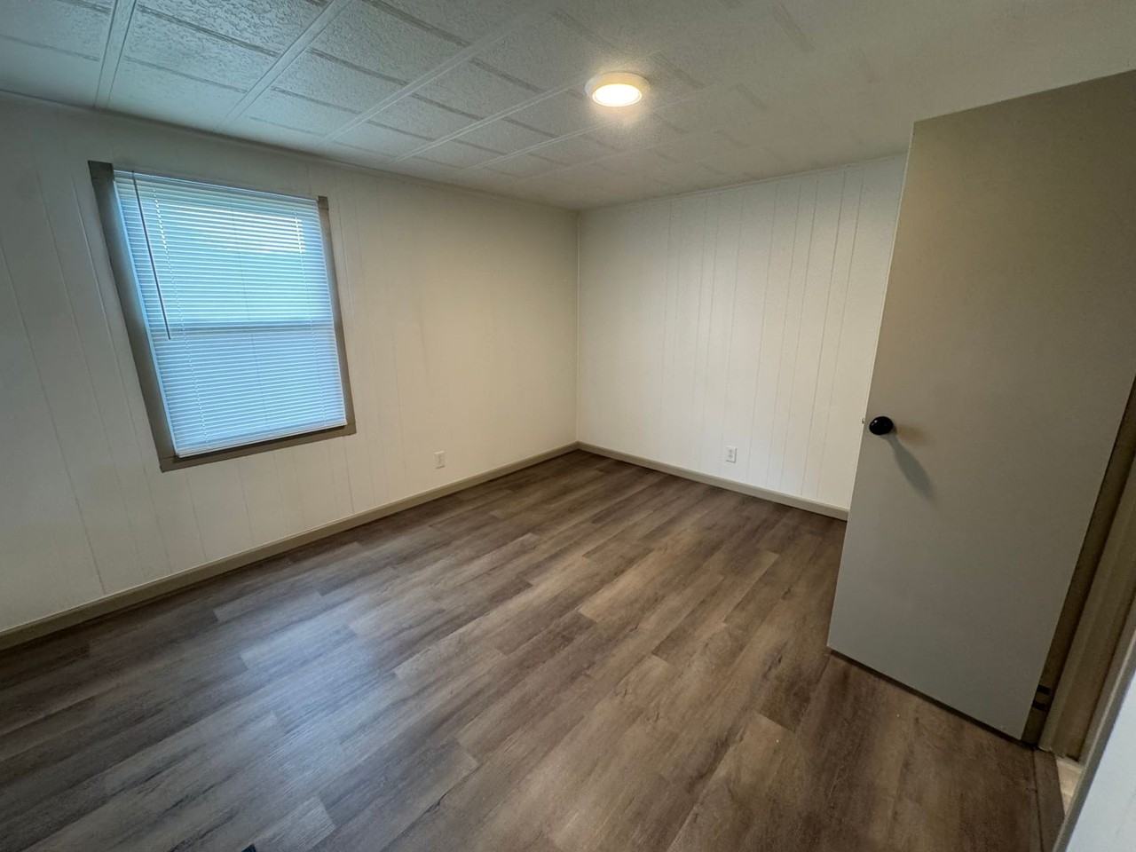 300 Derby Dr - Photo 7 of 15