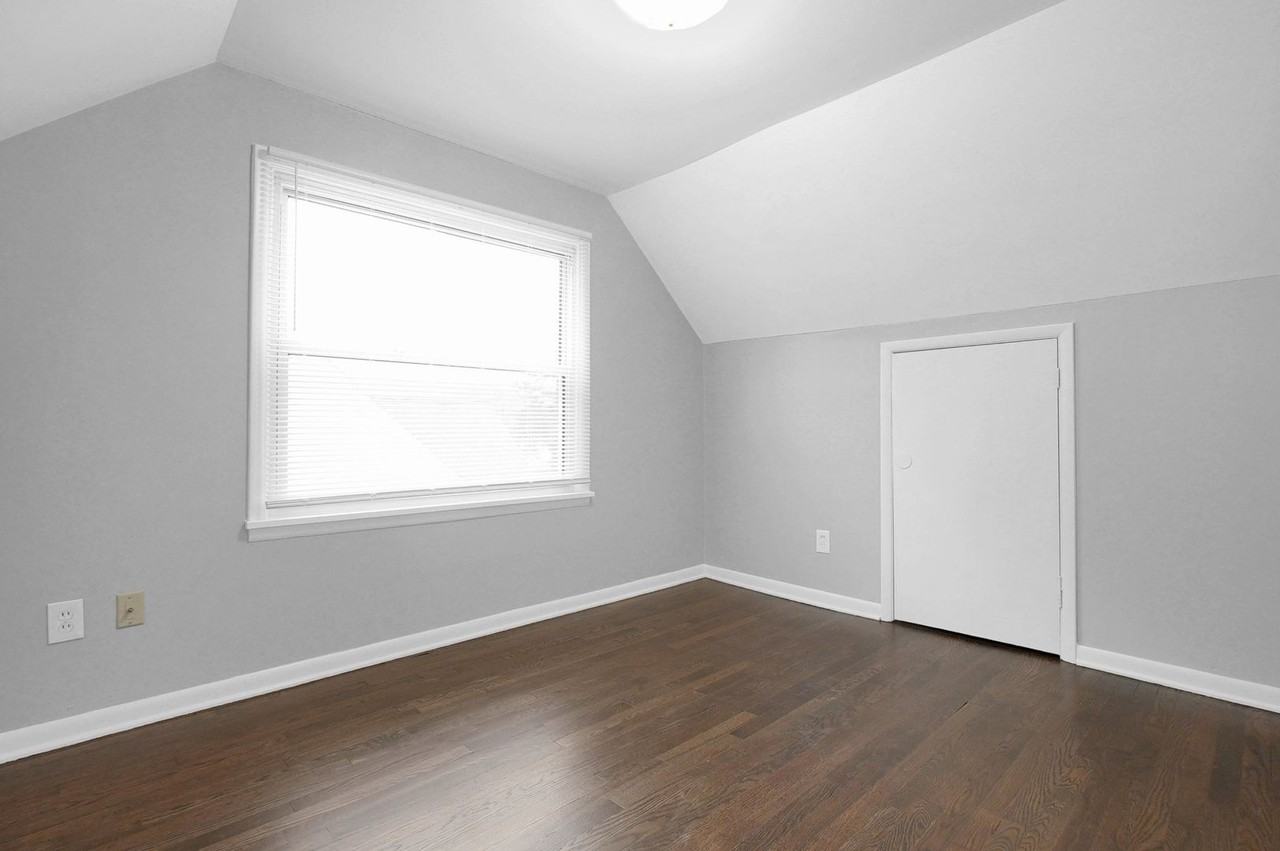 2229 Middlehurst Dr - Photo 3 of 24